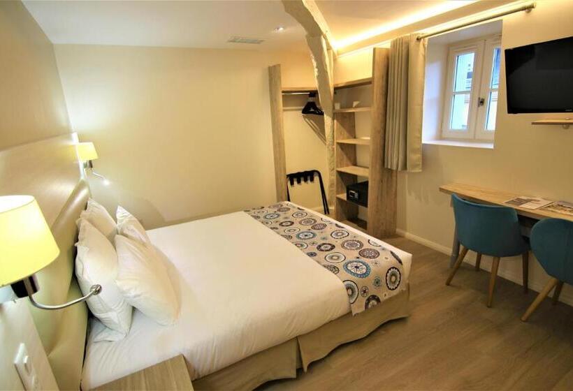 Семейный Номер Совместный Санузел, Montaigne