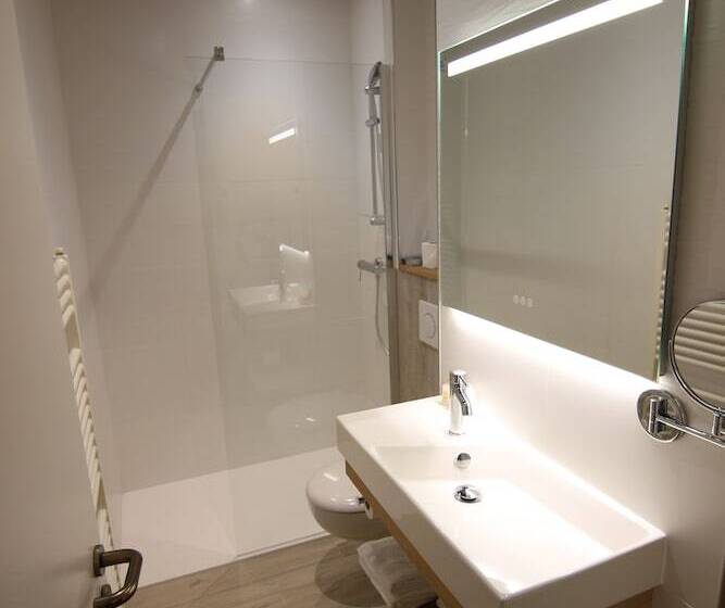 Номер Комфорт, Montaigne