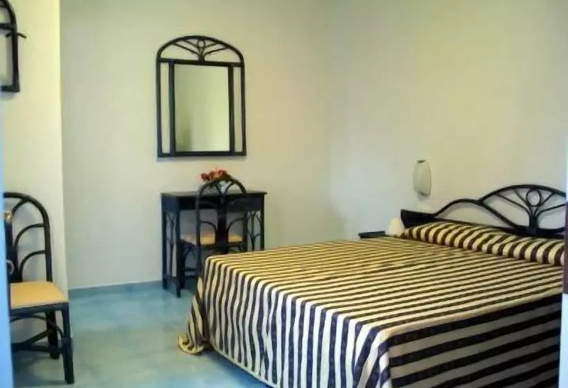 Standard-huone, Il Nespolo