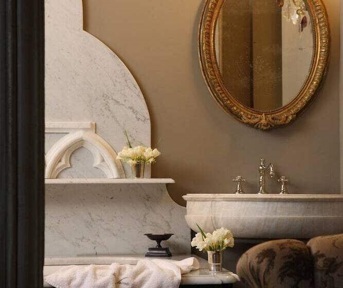 سوئیت جونیور با تراس, Jardins Secrets