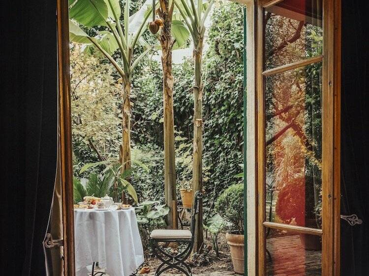 سوئیت جونیور با تراس, Jardins Secrets