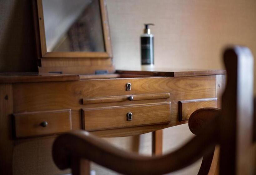 スタンダードルーム, Le Temple De Jeanne