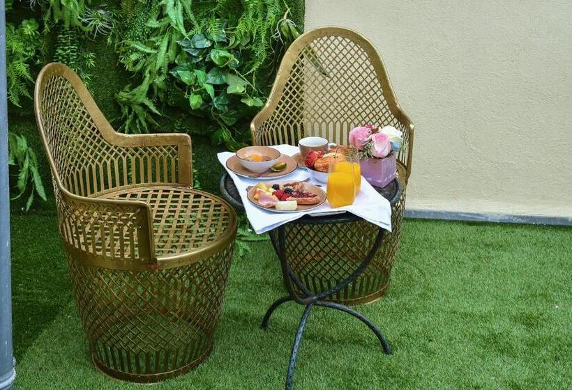 プレステージルーム, Le Temple De Jeanne