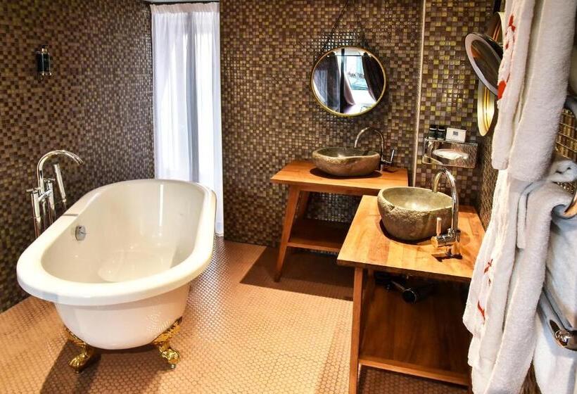 プレステージルーム, Le Temple De Jeanne