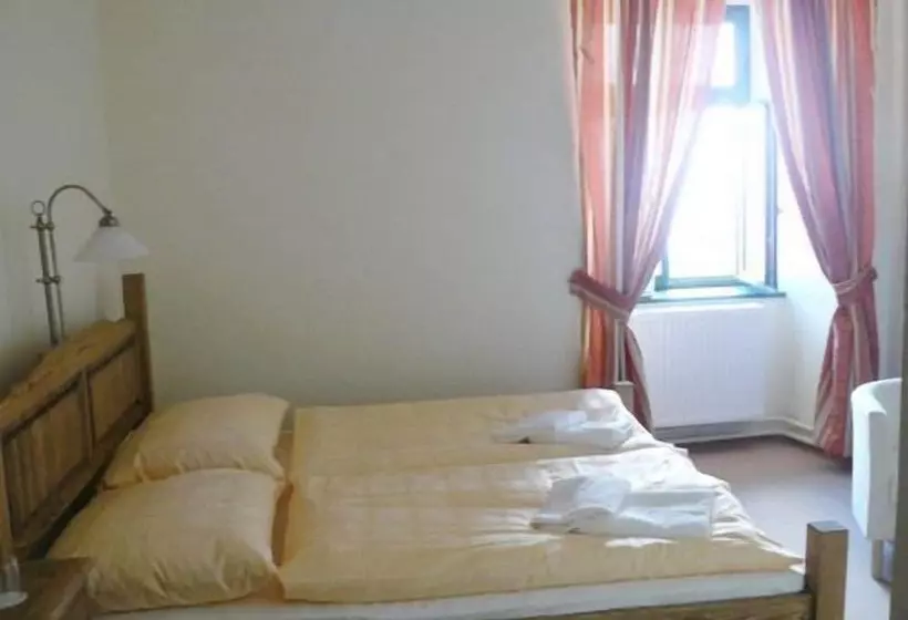 اتاق استاندارد, Opat