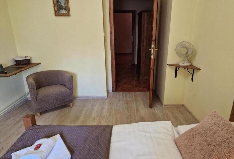 Standard Egyágyas Szoba, Opat