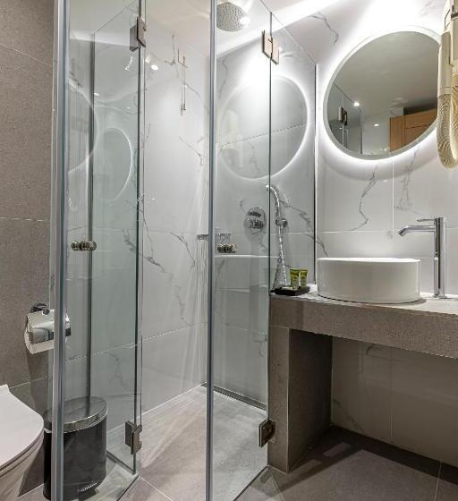 スタンダードルーム, Parnon