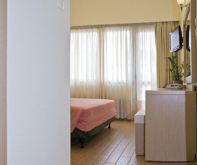 スタンダードシングルルーム, Parnon