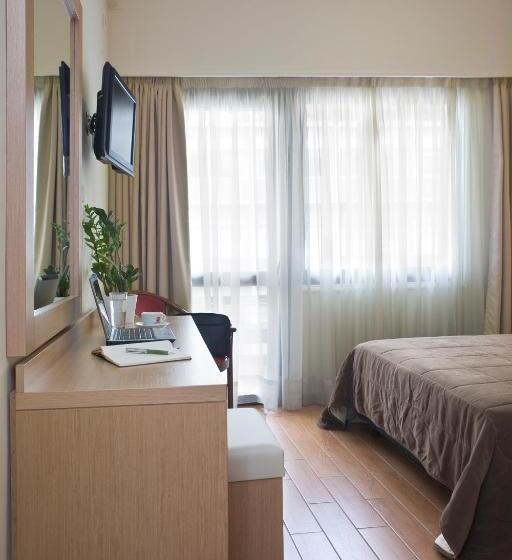 スタンダードルーム, Parnon