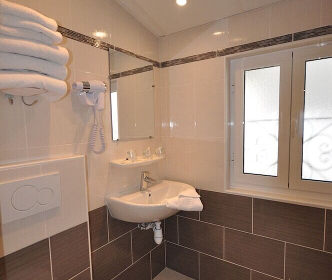 Quarto Triplo Standart, Saint Georges Lafayette