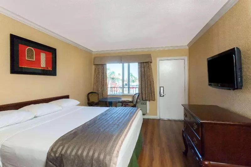 اتاق استاندارد با تخت بزرگ, Travelodge By Wyndham El Cajon