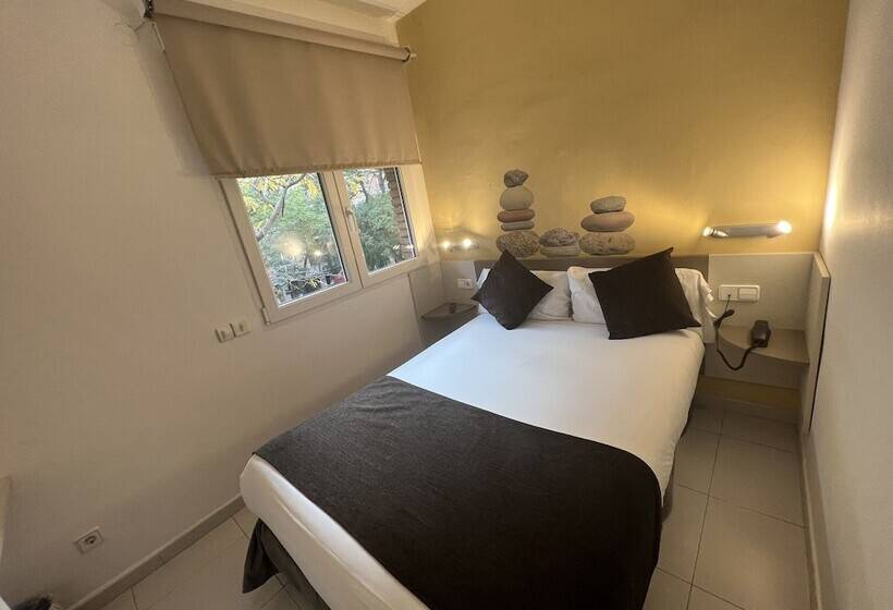 اتاق استاندارد یک نفره, Travessera