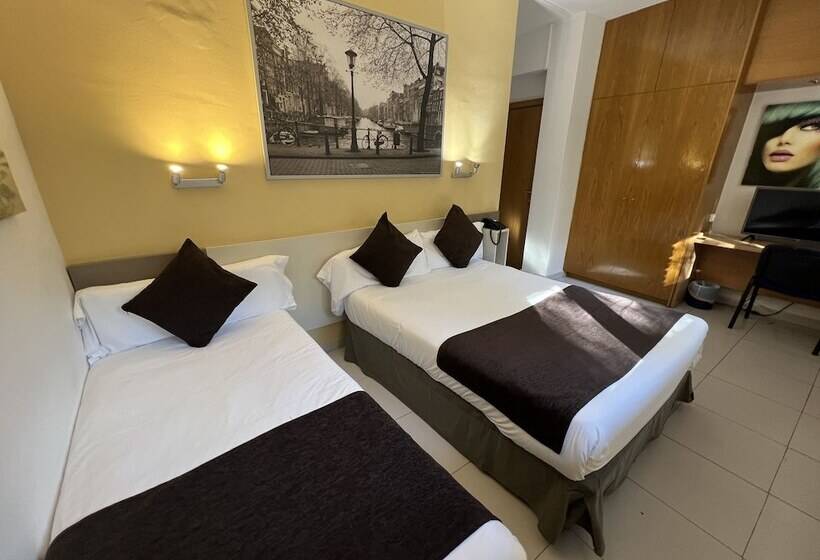 اتاق استاندارد سه نفره, Travessera