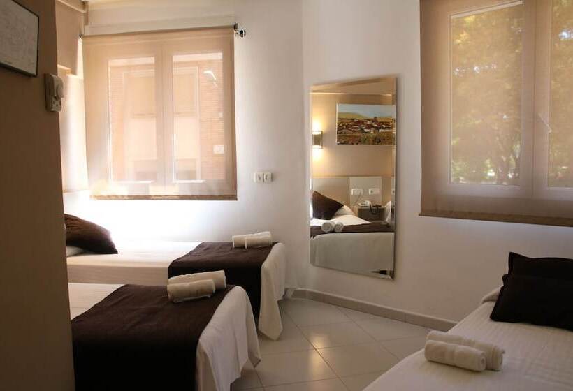 اتاق استاندارد سه نفره, Travessera