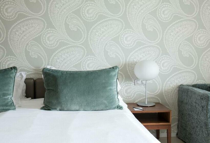 إستوديو ديلوكس, Troia Design