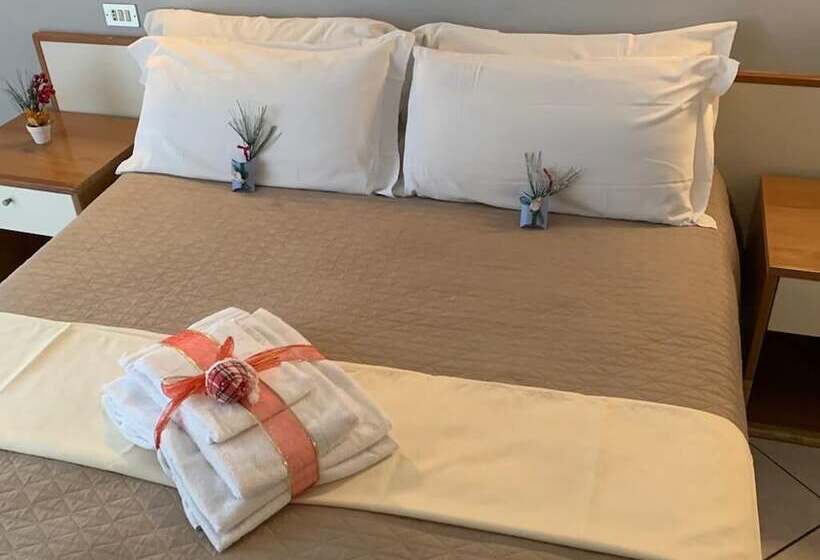 اتاق استاندارد سه نفره, Venere