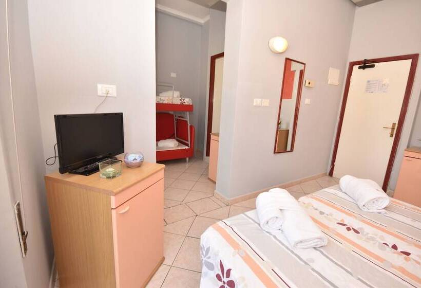 اتاق استاندارد سه نفره, Venere