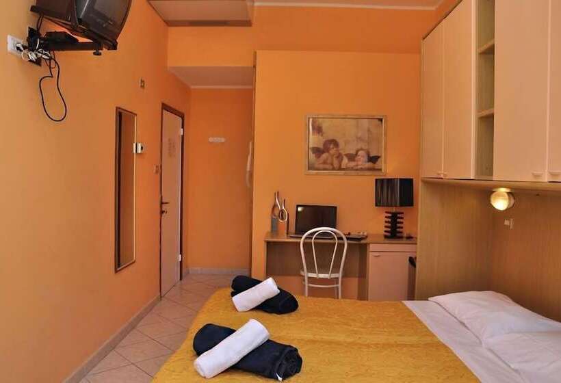 اتاق استاندارد سه نفره, Venere
