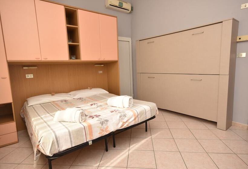 اتاق استاندارد سه نفره, Venere