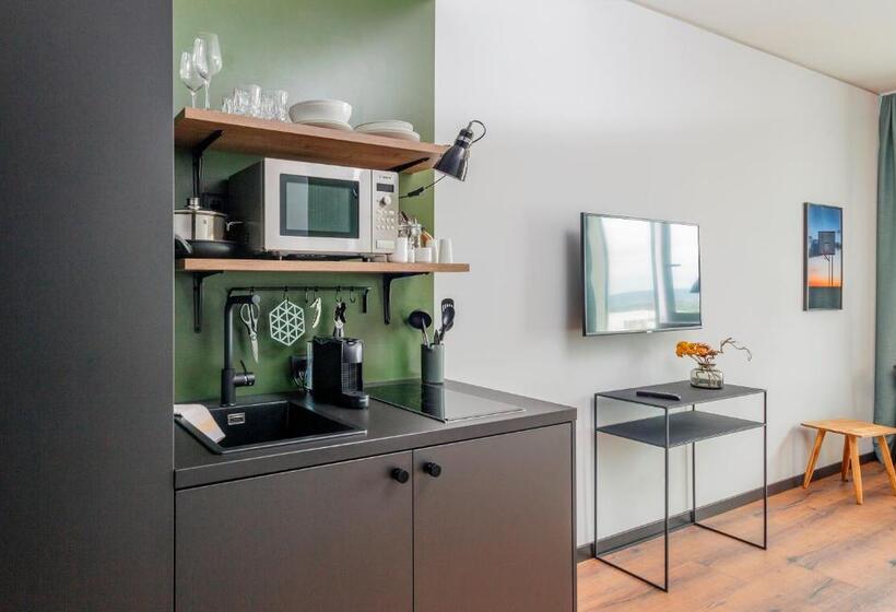 Escritório Estándar, Black F House   Serviced Apartments