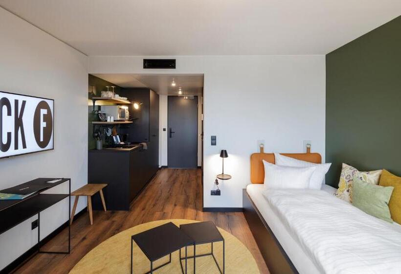 إستوديو قياسى, Black F House   Serviced Apartments