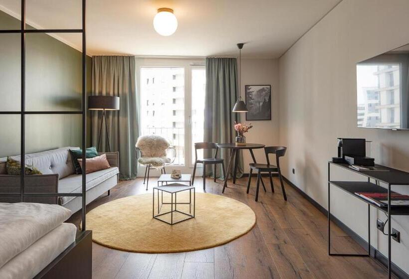 Escritório Estándar, Black F House   Serviced Apartments