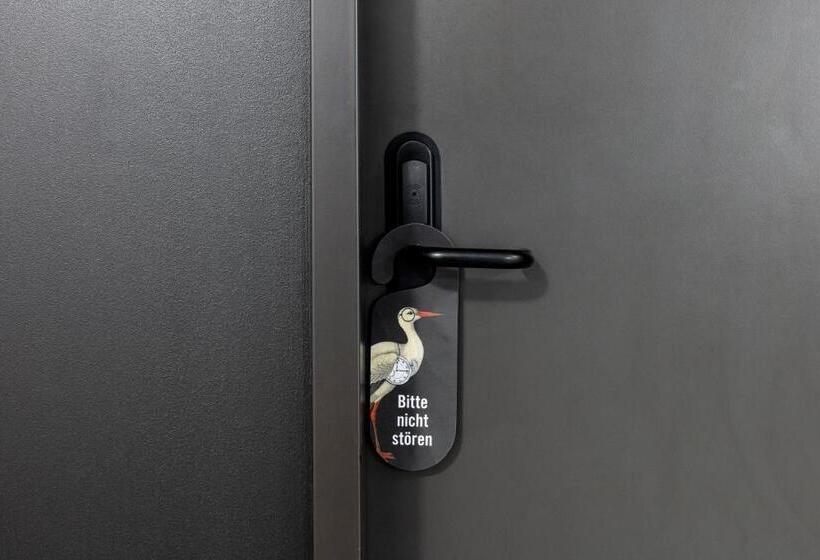 جناح عائلي, Black F House   Serviced Apartments