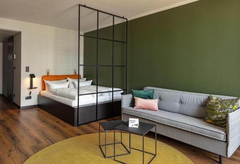 Escritório Estándar, Black F House   Serviced Apartments