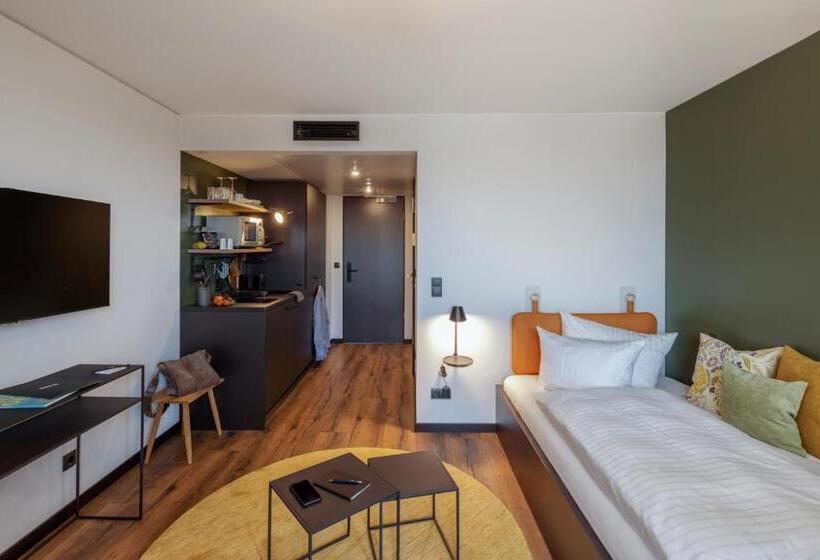 Escritório Estándar, Black F House   Serviced Apartments