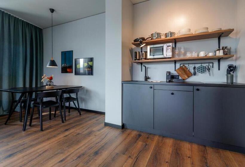 جناح, Black F House   Serviced Apartments