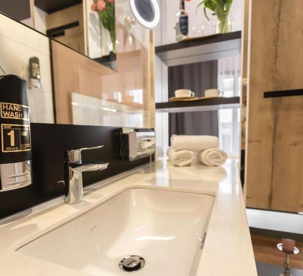 带阳台的豪华间, 24seven Hotel Schwabach