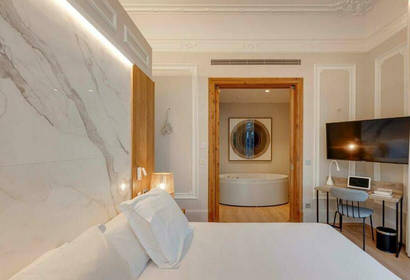 اتاق سوپریور با وان آب گرم, Boutique Mirlo Barcelona