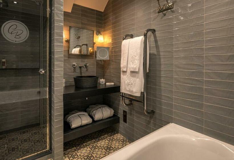 סוויטת ג'וניור, Château Brachet