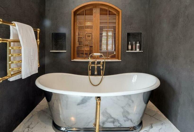 סוויטת ג'וניור, Château Brachet