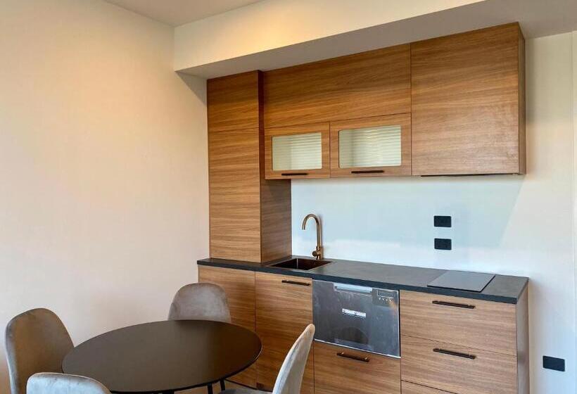 סוויטה מותאמת לאדם עם מוגבלויות, Galaxy Boutique