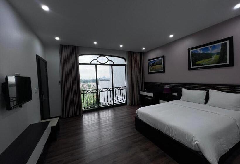 اتاق استاندارد با چشمانداز استخر, Lotus Hotel Ninh Bình