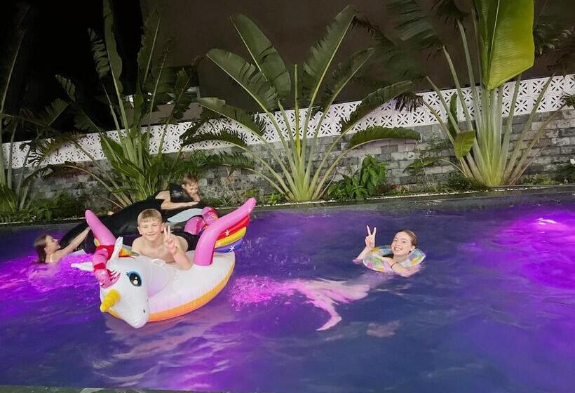 اتاق استاندارد با چشمانداز استخر, Lotus Hotel Ninh Bình