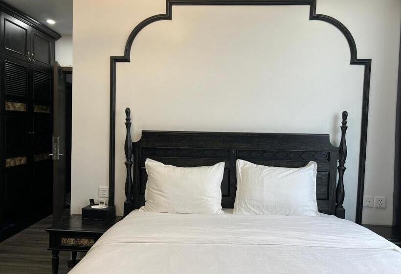 Suite with lake view, Lotus Hotel Ninh Bình