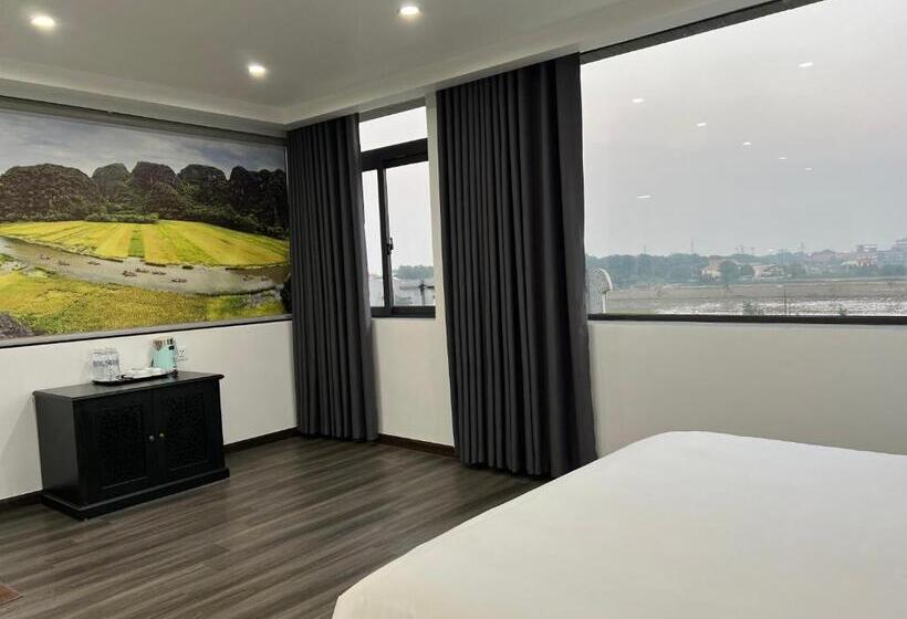 Deluxe Suite King Bed, Lotus Hotel Ninh Bình