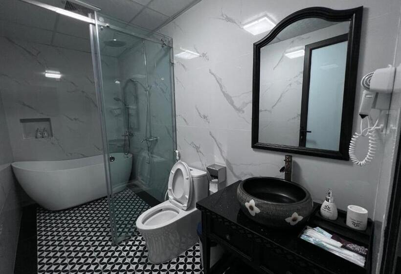 Deluxe Suite King Bed, Lotus Hotel Ninh Bình