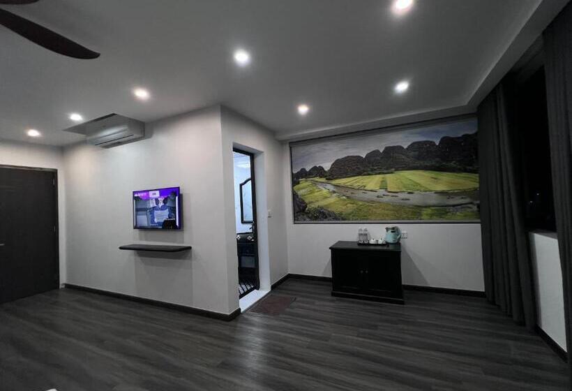 Deluxe Suite King Bed, Lotus Hotel Ninh Bình