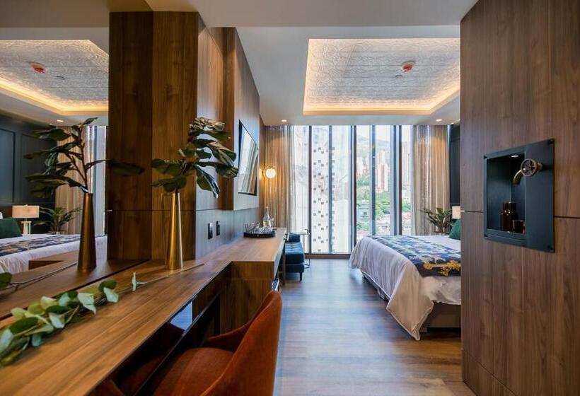 Люкс, Marquee Medellín