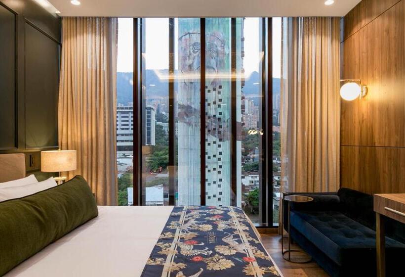 Люкс, Marquee Medellín