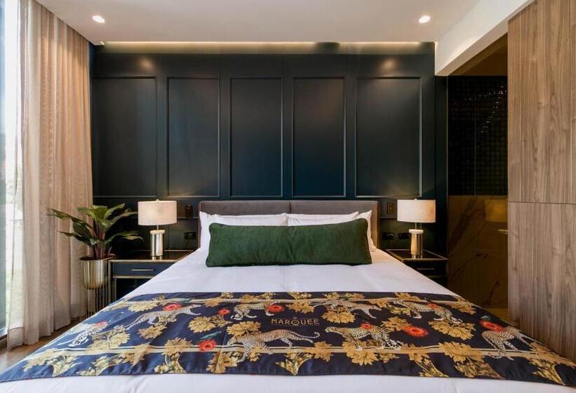 Люкс, Marquee Medellín