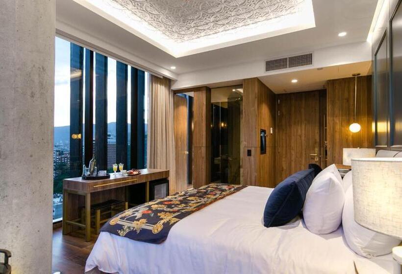 Люкс Кровать Кинг, Marquee Medellín