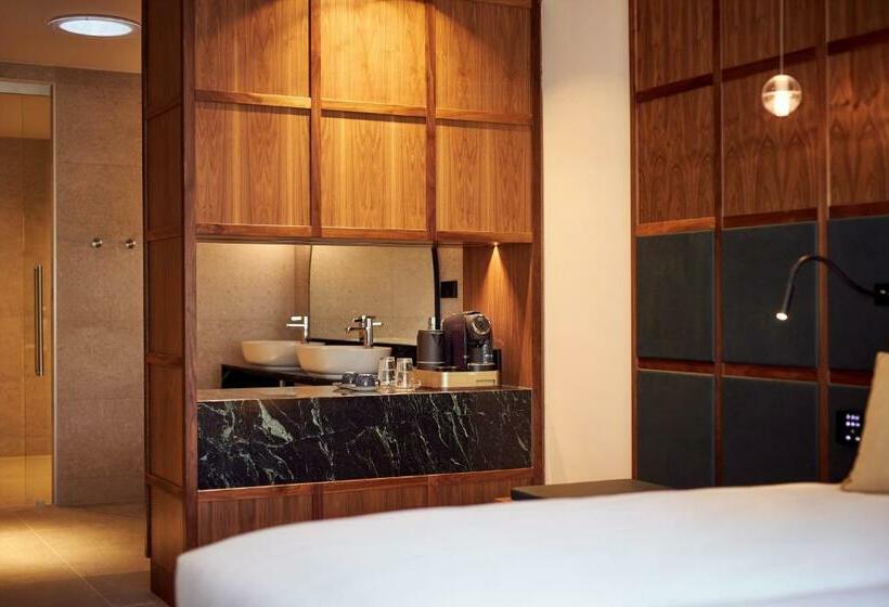 Standard Room Adapted for people with reduced mobility, Met Hotel Amsterdam