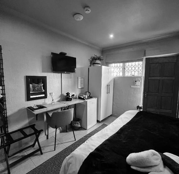 Номер Стандарт, Fever Tree Guesthouse