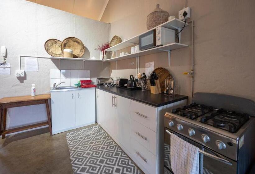 Standaard Studio, Fever Tree Guesthouse