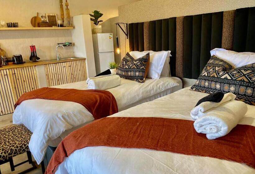 Студио Стандарт с Балконом, Fever Tree Guesthouse