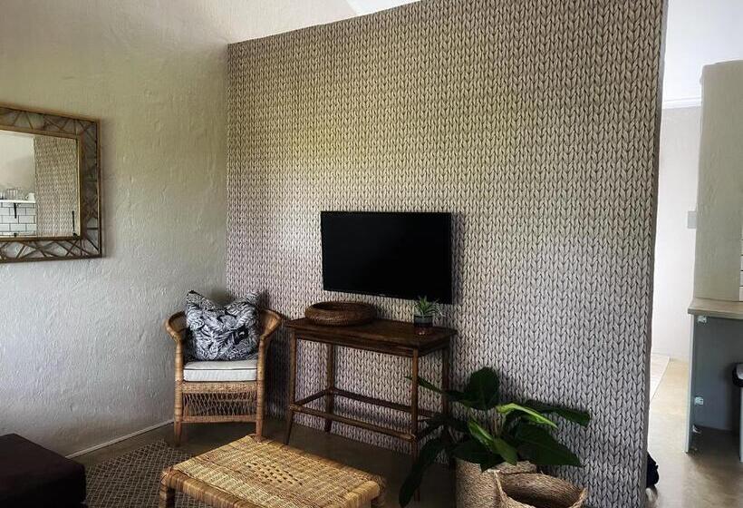 Deluxe Studio, Fever Tree Guesthouse